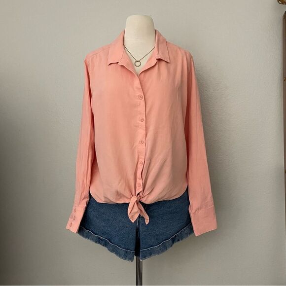 Peach Button and Front Tie Top - Picture 4 of 5